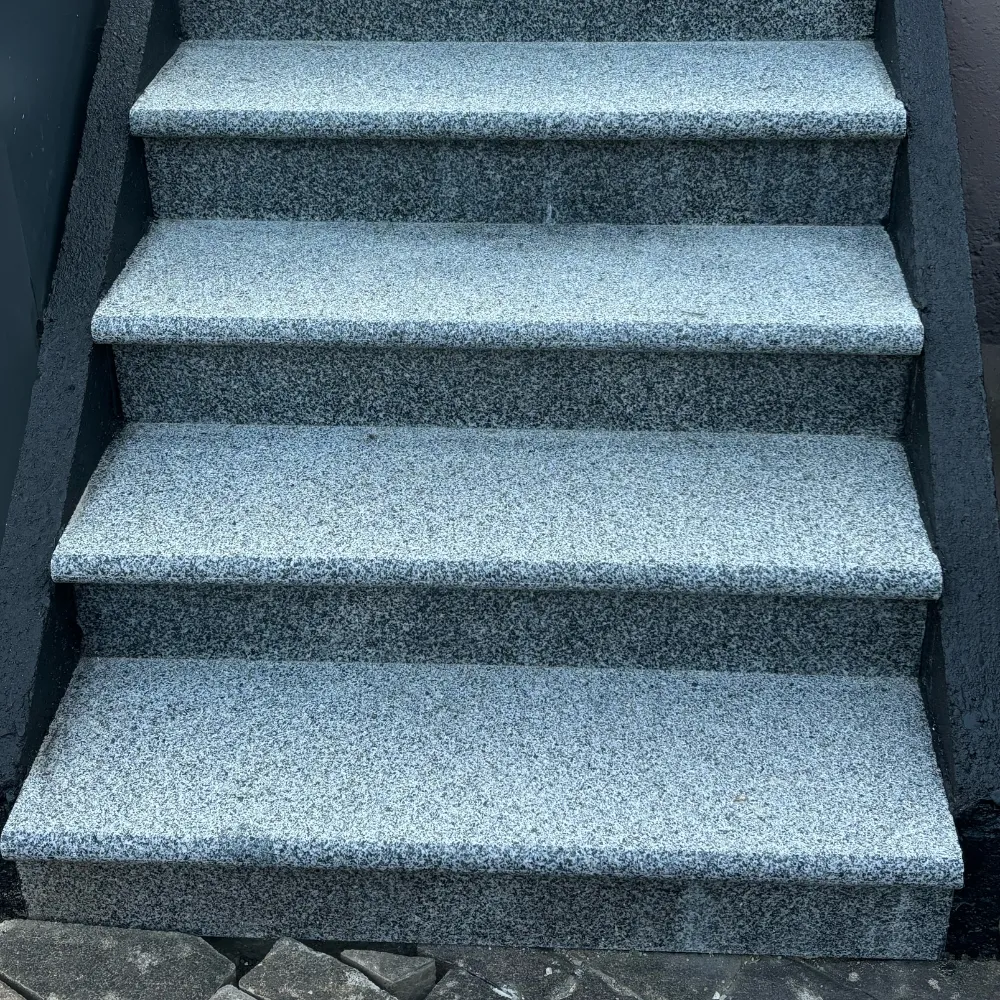 Stopnica granitowa G654 Dark Grey bullnose - 100x35x2 - obrazek 4